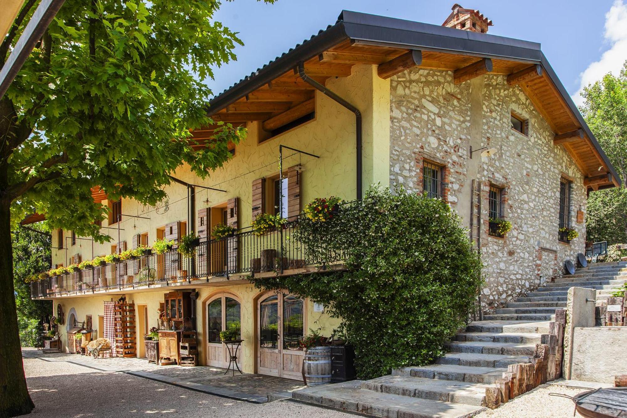 Agriturismo Ca' Fenile Alzano Lombardo Екстериор снимка